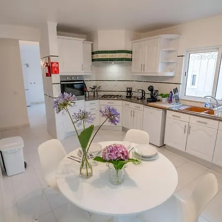 Vilamoura With Private Pool Villa