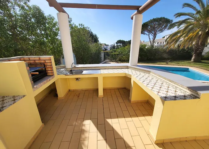 Vilamoura With Private Pool Villa